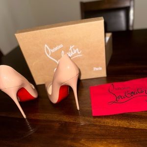 Never Worn Size 39.5